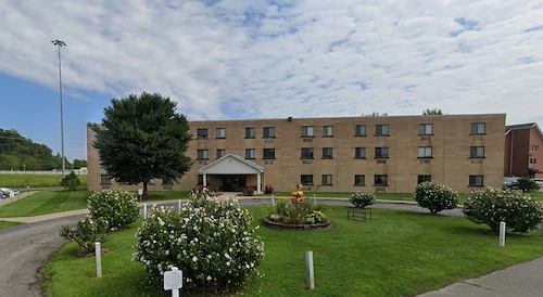 Image of Chapel House & Friendship House in Grayson (2)