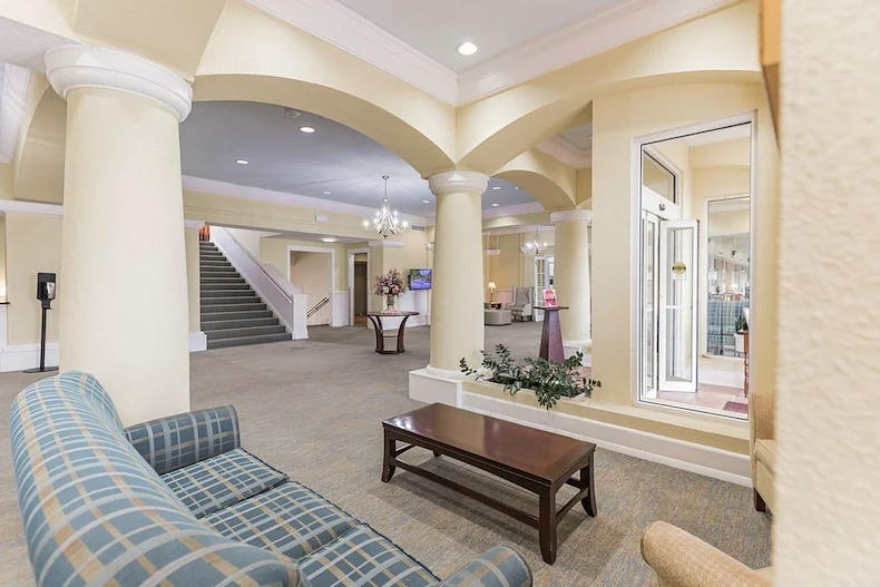 Image of Spring Oak at Bedford (2)