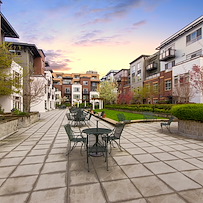 Image of Merrill Gardens at The University (4)