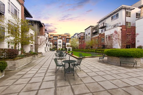 Image of Merrill Gardens at The University (4)