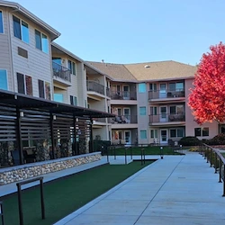 Image of Creekside Oaks Retirement Community (3)