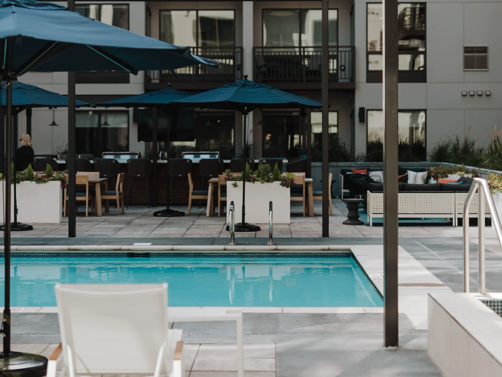 Image of Avidor Edina (6)