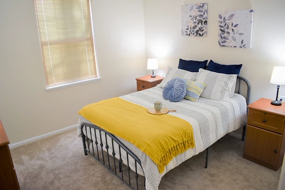 Image of River Edge Manor (3)