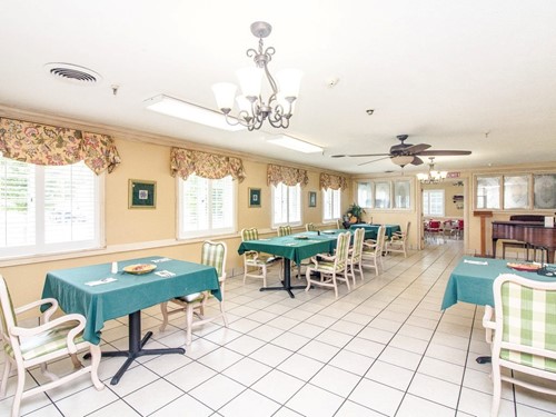 Image of Broadway Care & Rehab Center (10)
