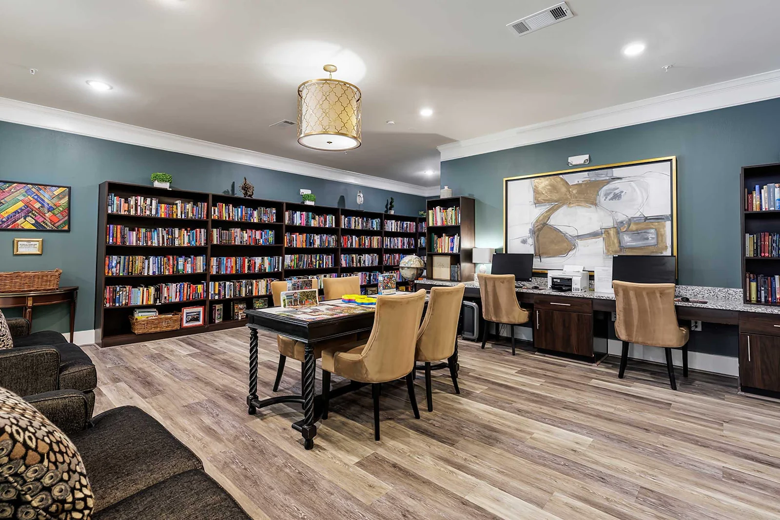 Image of Ivy Point Kingwood (3)