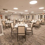 Avamere at Sandy senior living community offering assisted living, memory care, and respite care in Sandy, OR, dining room