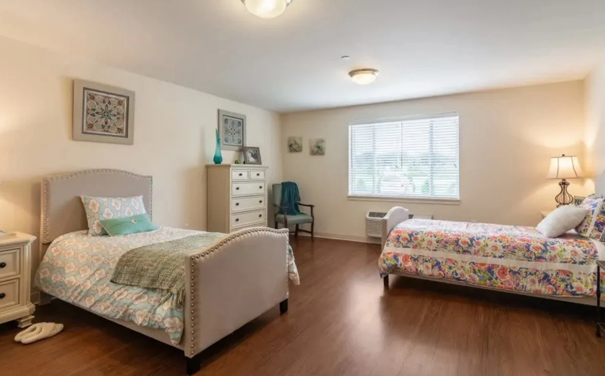 Harvester Place Senior Assisted Living Memory Care in Burr Ridge, IL bedroom