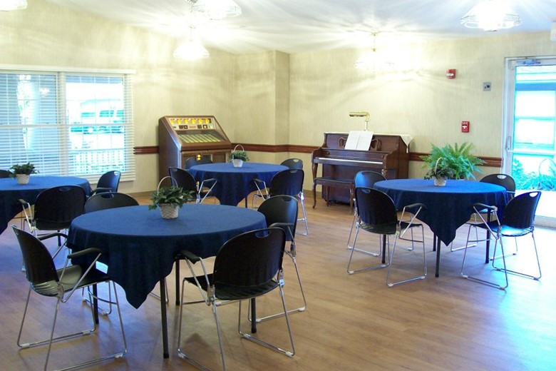 Image of Roselawn Manor Senior Living (5)