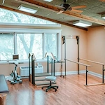 Image of Oakmont Manor (7)