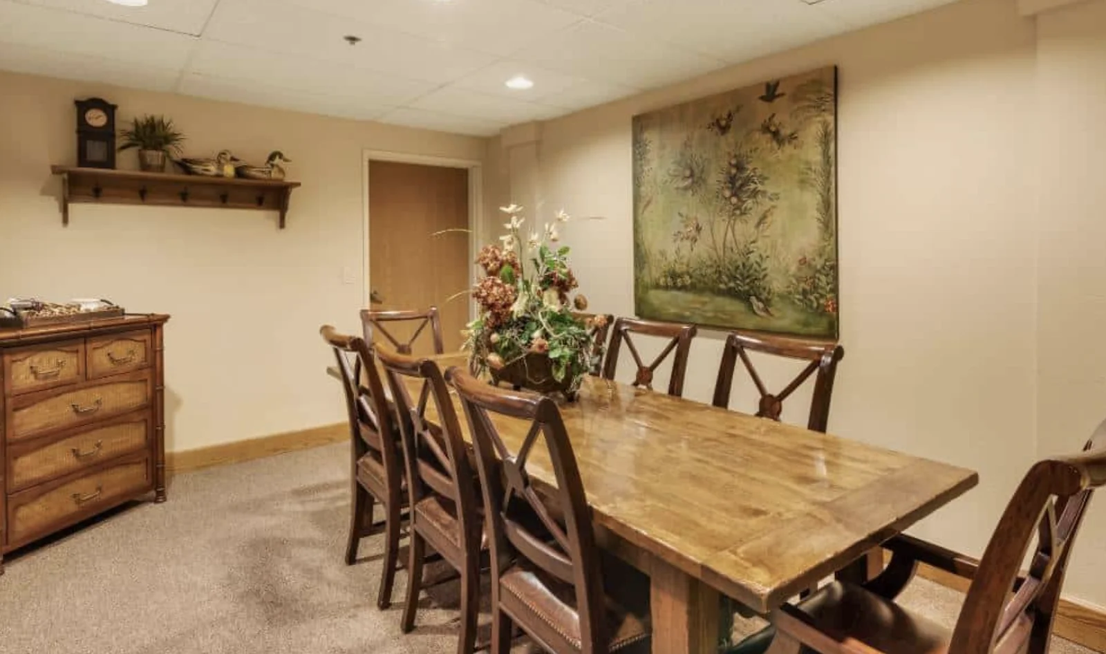 Image of Royal Columbian Retirement Inn (2)