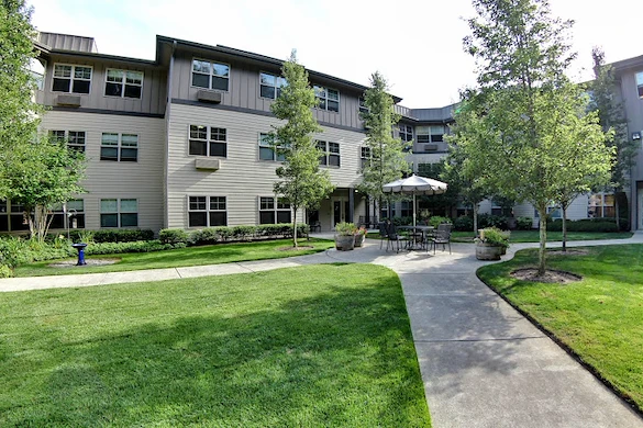 Image of Maple Ridge by Bonaventure (9)