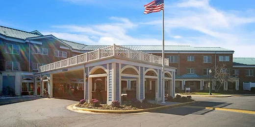Barclay House of Tarboro senior living community offering independent living, assisted living, and memory care in Tarboro, NC, front exterior and entrance