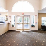 Albany Senior Living by Cogir, assisted living and respite care community in Albany, OR, welcoming front entryway