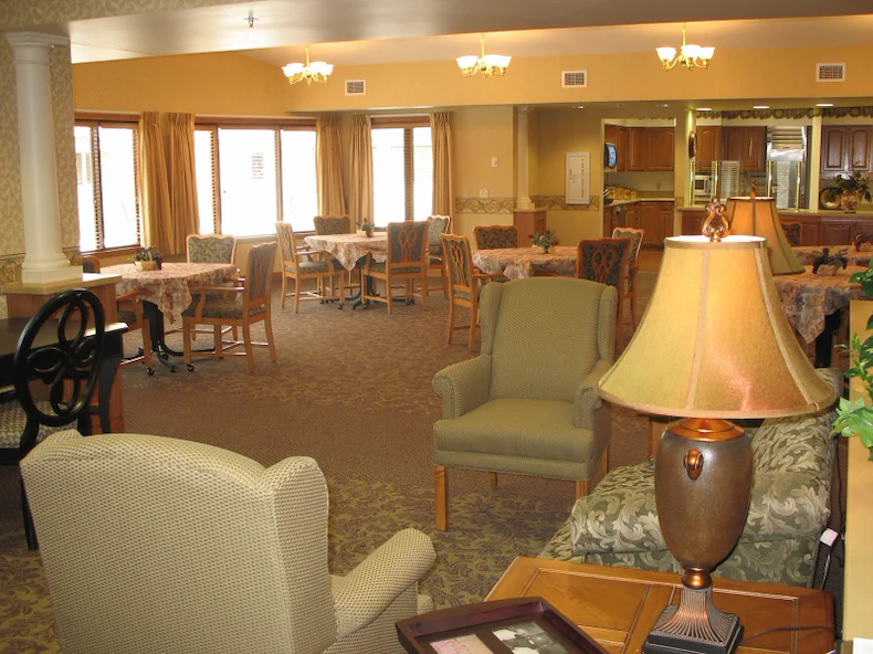 Image of Tiffany Square (7)