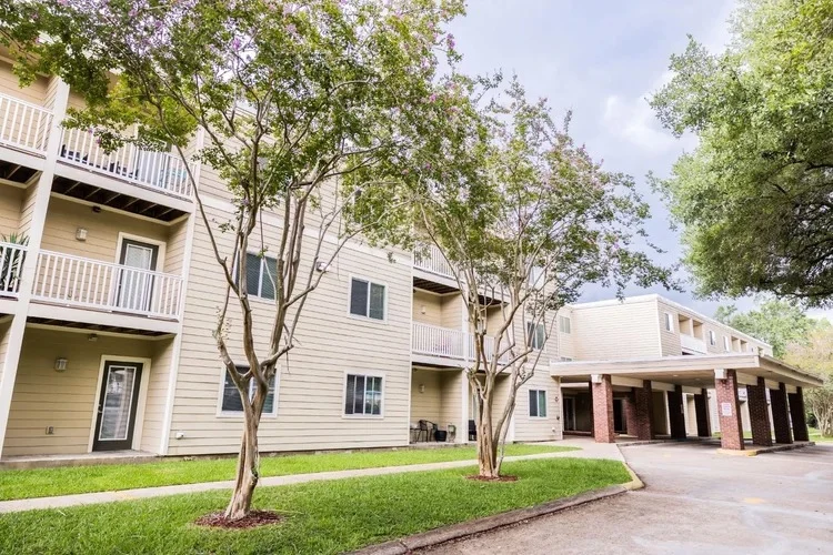 Image of Elm Drive Apartments (3)