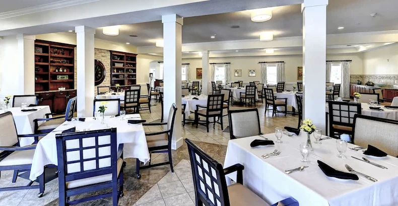 Image of Water's Edge of Lake Wales (4)