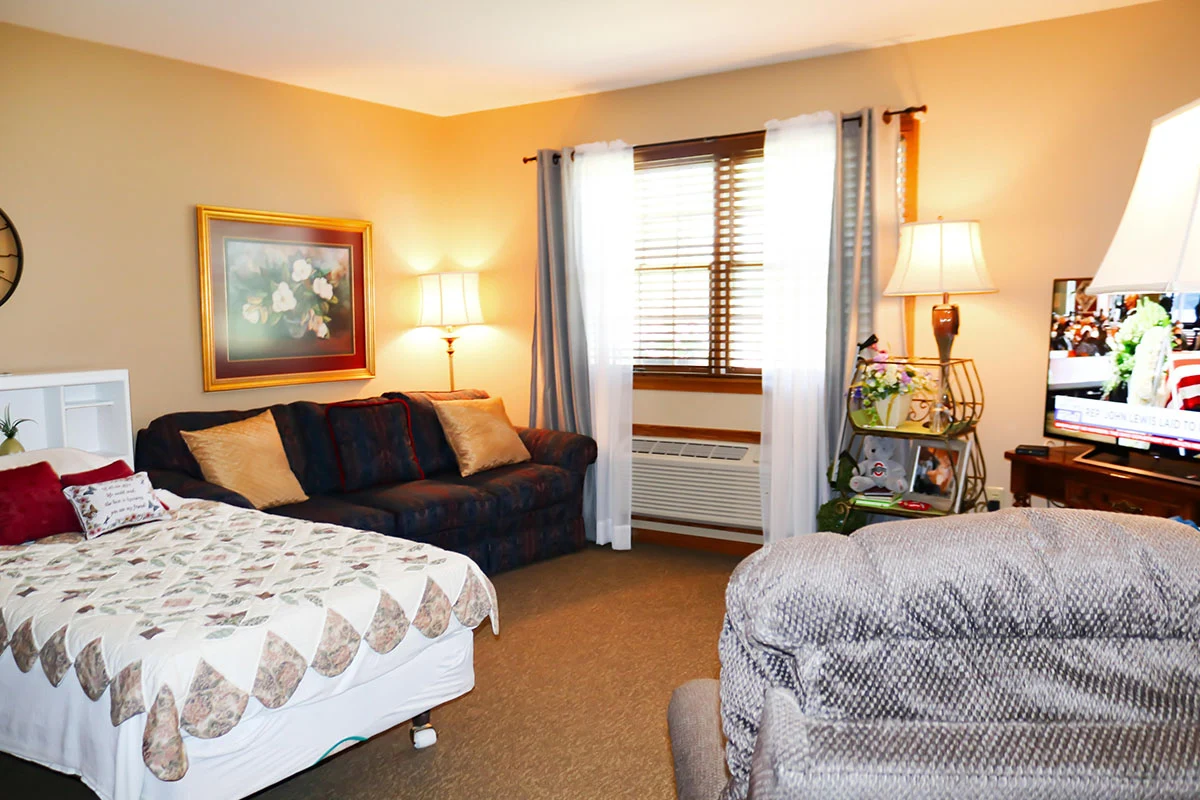 Image of Vancrest of Delphos (4)