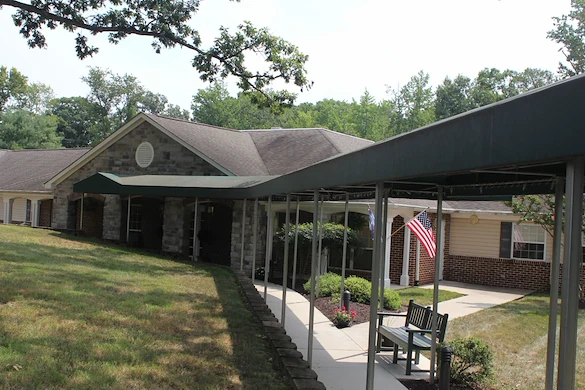 Charter Senior Living of Annapolis outdoor walking path