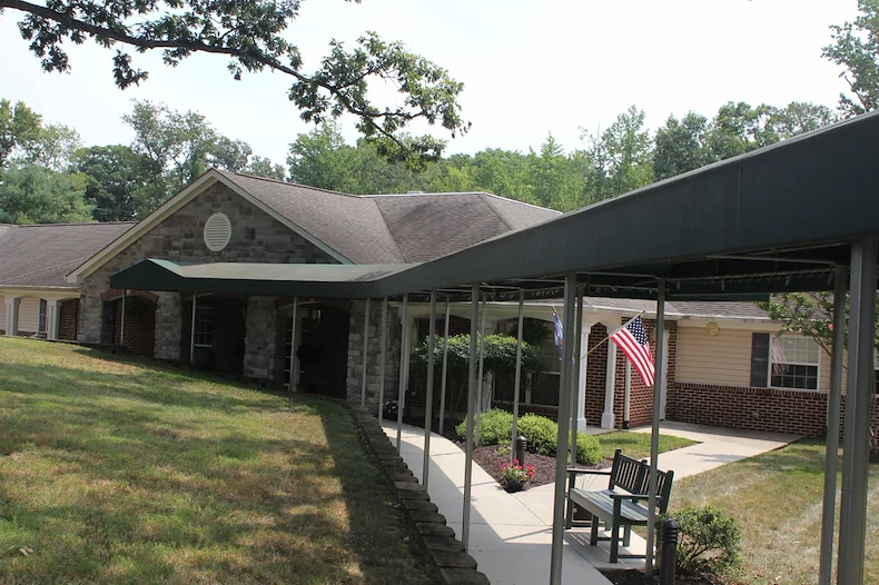 Charter Senior Living of Annapolis outdoor walking path