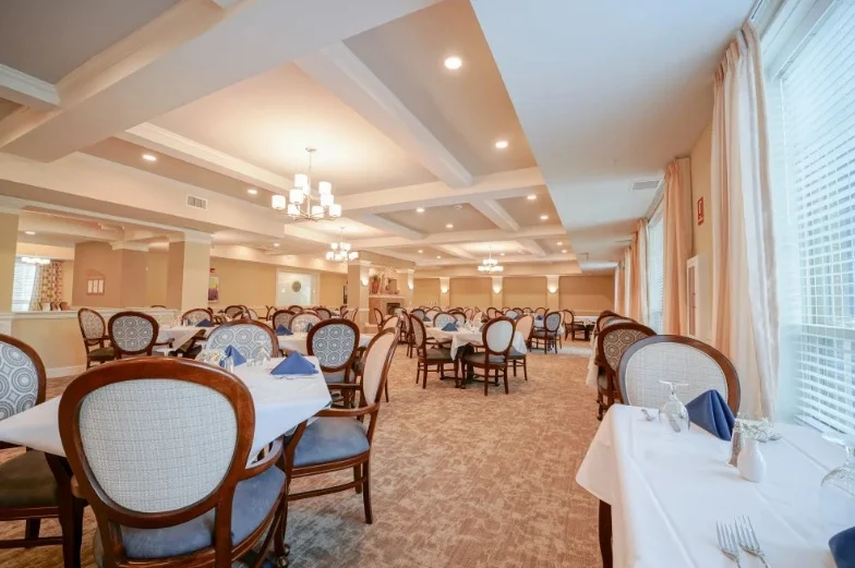 Great senior living dining options