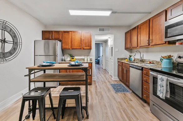 Image of Tower Oaks Apartments (3)