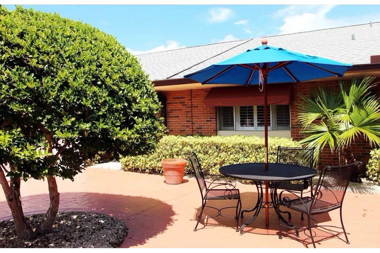 Image of Wilton Manors Healthcare & Rehabilitation Center (4)