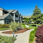 Camden Springs Gracious Retirement Living Hawthorn Senior Independent Living in Elk Grove, California outdoor walking paths