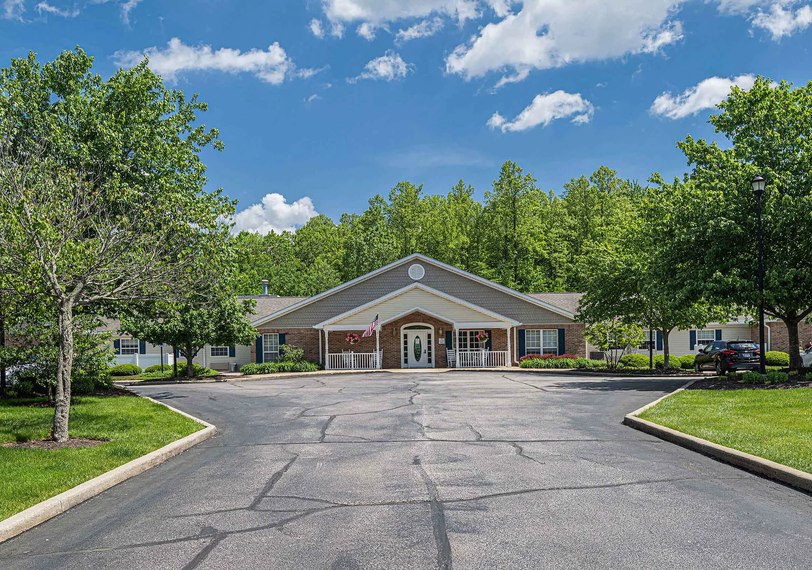 Image of Arden Courts of Chagrin Falls (1)