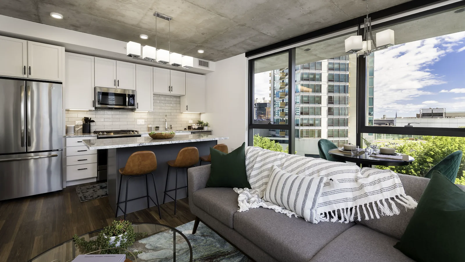 Image of Avidor Evanston (10)