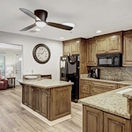 Image of Valencia at 19th Pl. #2 (5)