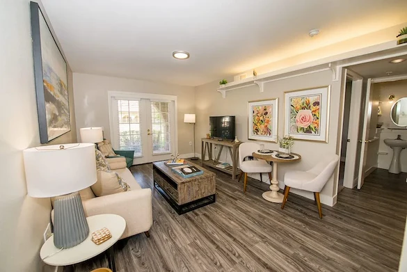 Image of The Garnet of Casa Grande (8)