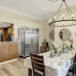 Image of Valencia at 19th Pl. #2 (6)