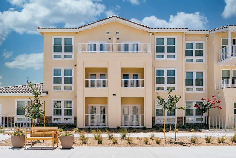 Image of Twin Oaks Senior (1)