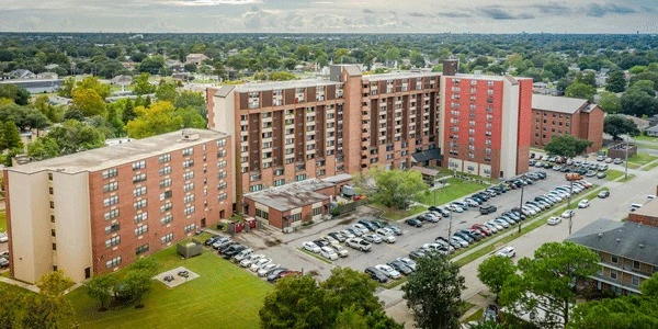 Image of Metairie Manor (1)