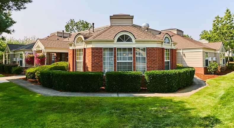 Image of Farmington Square Gresham (1)