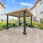Ecumen Lakeshore Senior Living Outdoor Seating Area