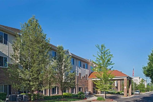 Image of American House Sterling Woods Senior Living (1)