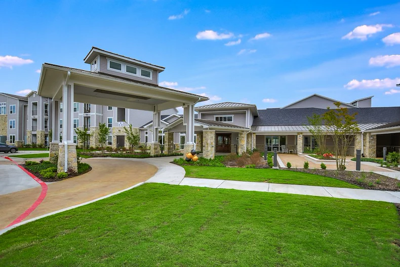 Image of Legacy Oaks of Azle Senior Living (2)