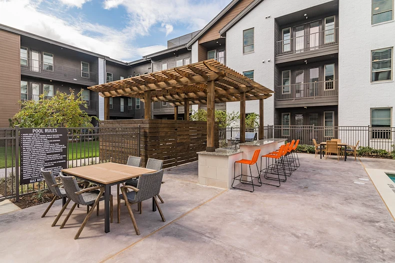 Image of Album Benbrook (2)