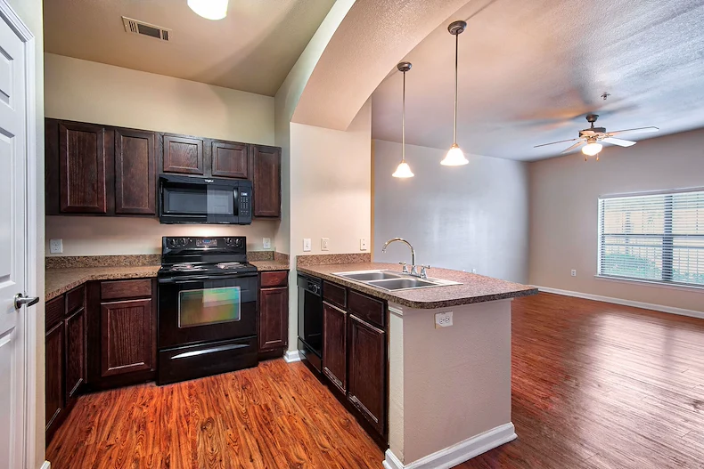 Image of HomeTowne on Wayside (5)