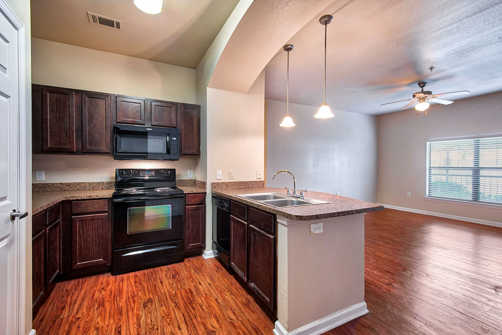 Image of HomeTowne on Wayside (5)