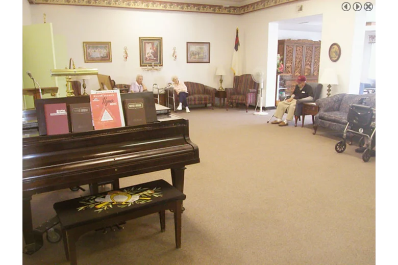 Image of Emily Green Shores (3)