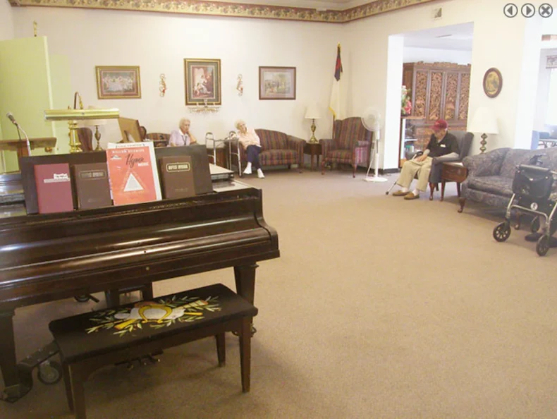 Image of Emily Green Shores (3)