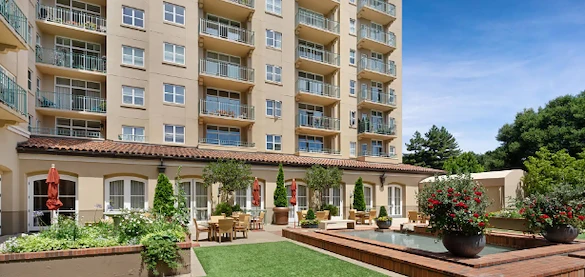 Image of The Peninsula Regent (1)