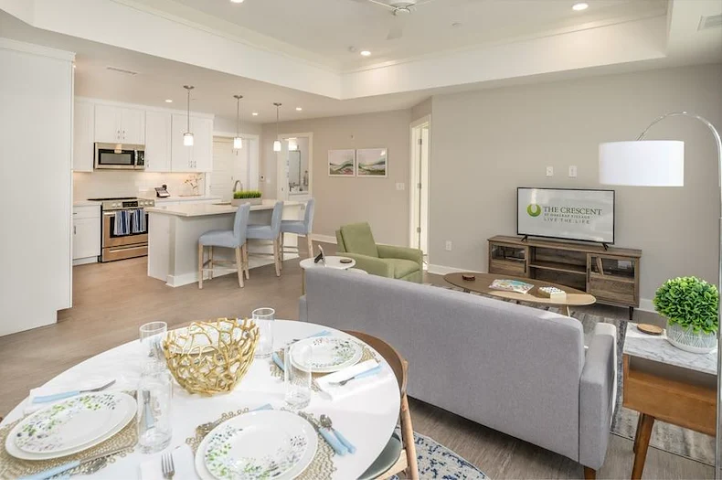 Image of The Crescent (7)