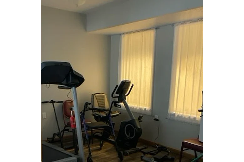 Sugar Creek Apartments independent senior living in Waukee, Iowa gym fitness center