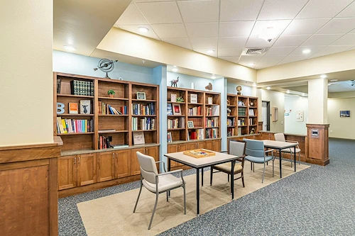 Aspens at Fort Collins Senior Living, senior living community offering assisted living, memory care, and respite care in Fort Collins, CO, tables for activities or socializing