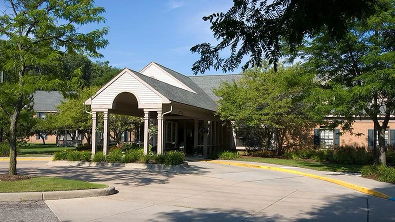 Image of Oakmont Livonia Senior Community (1)