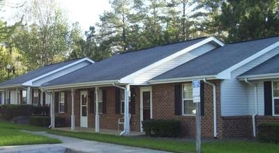 Image of Oakland Village Apartments (1)