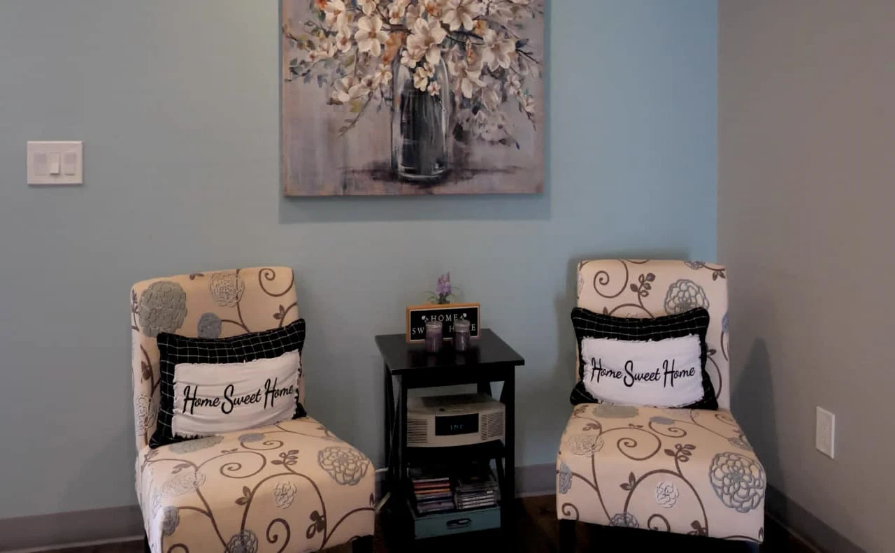 Legato Living Residential Memory Care at Old Town senior living community offering assisted living and memory care in Scottsdale, AZ, cozy sitting area with two chairs